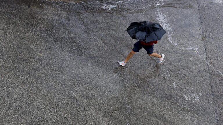 Prevén intensas lluvias por paso de cuarta onda tropical en Panamá 1 12 1