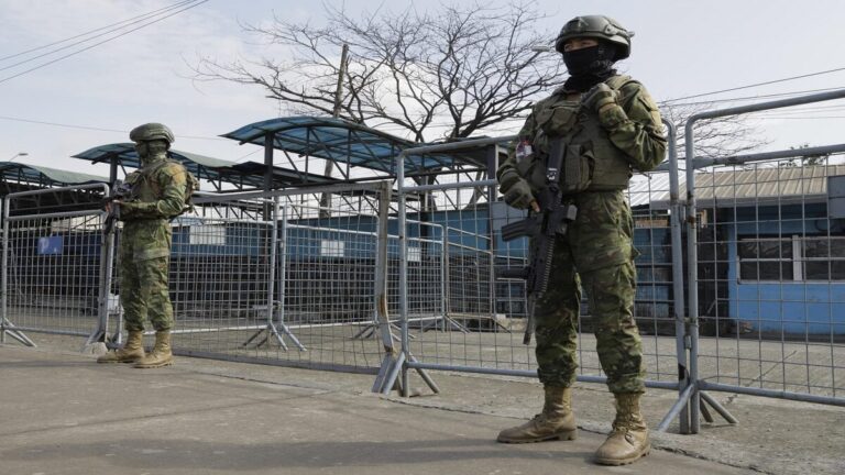 Ecuador reconoce existencia de armas aún sin localizar en cárceles 1 555
