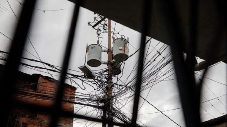 Colapsa sistema eléctrico nacional de Ecuador 1 Apagon