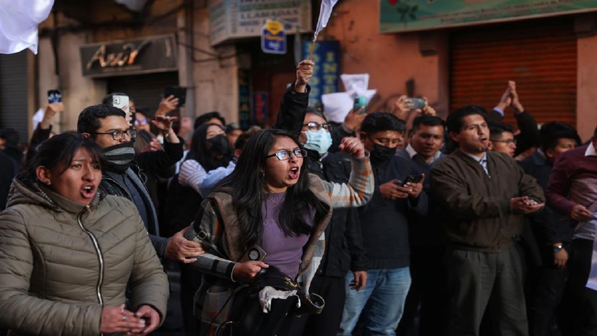 Bolivia pueblo enfrenta golpistas foto EFE