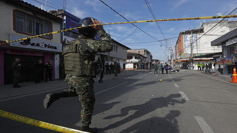 Serie de atentados en Colombia dejan al menos tres muertos y 13 heridos 1 Colombia Atentado EFE 3