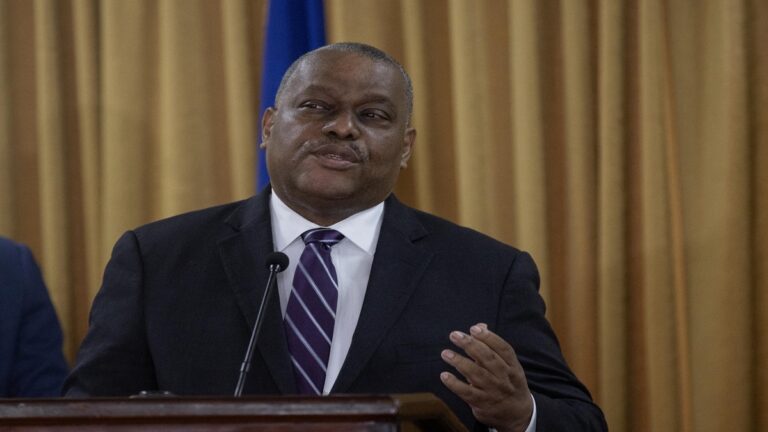 Hospitalizan al primer ministro haitiano poco después de ser electo en el cargo 1 Haiti Primer ministro hospitalizado