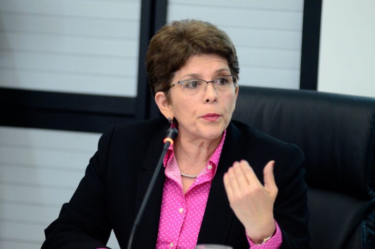 Marta Acosta Contralora