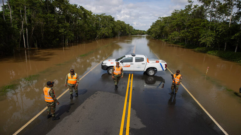 Decretan a 31 provincias dominicanas en alerta por vaguada 1 Republica Dominicana Lluvias EFE