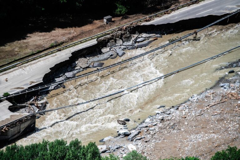 Reportan tres desaparecidos por lluvias torrenciales en el sur de Suiza 1 Suiza