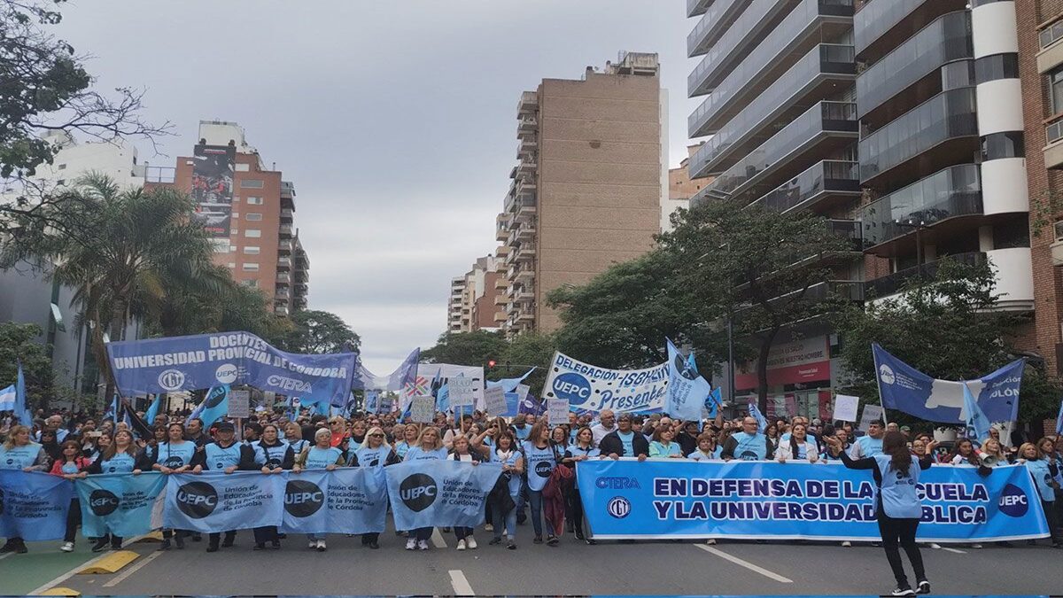 Frente universitario argentino convoca a visibilizar crisis salarial 2 arg 3
