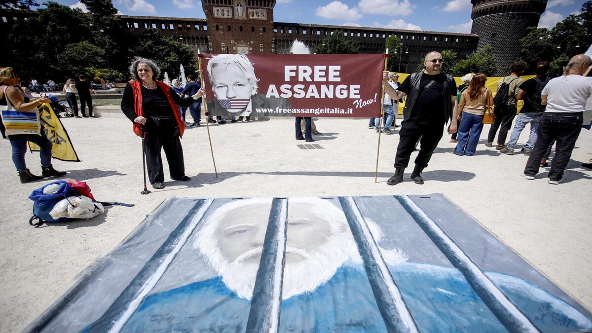 Personalidades reaccionan tras liberación de Julian Assange 4 assange 1
