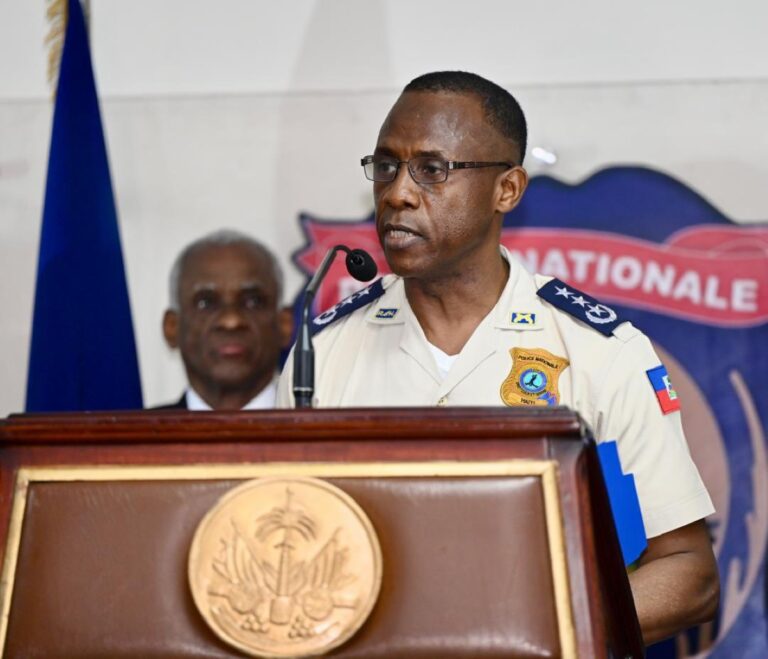 invisten normil rameau director de la policia nacional haitiana