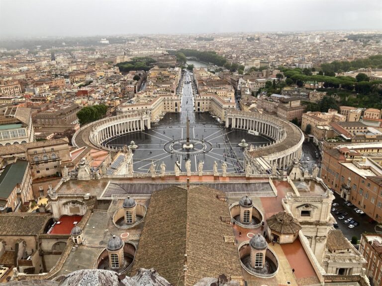 Registran temperaturas de más de 50 grados en Roma, Italia 1 plaza de san pedro