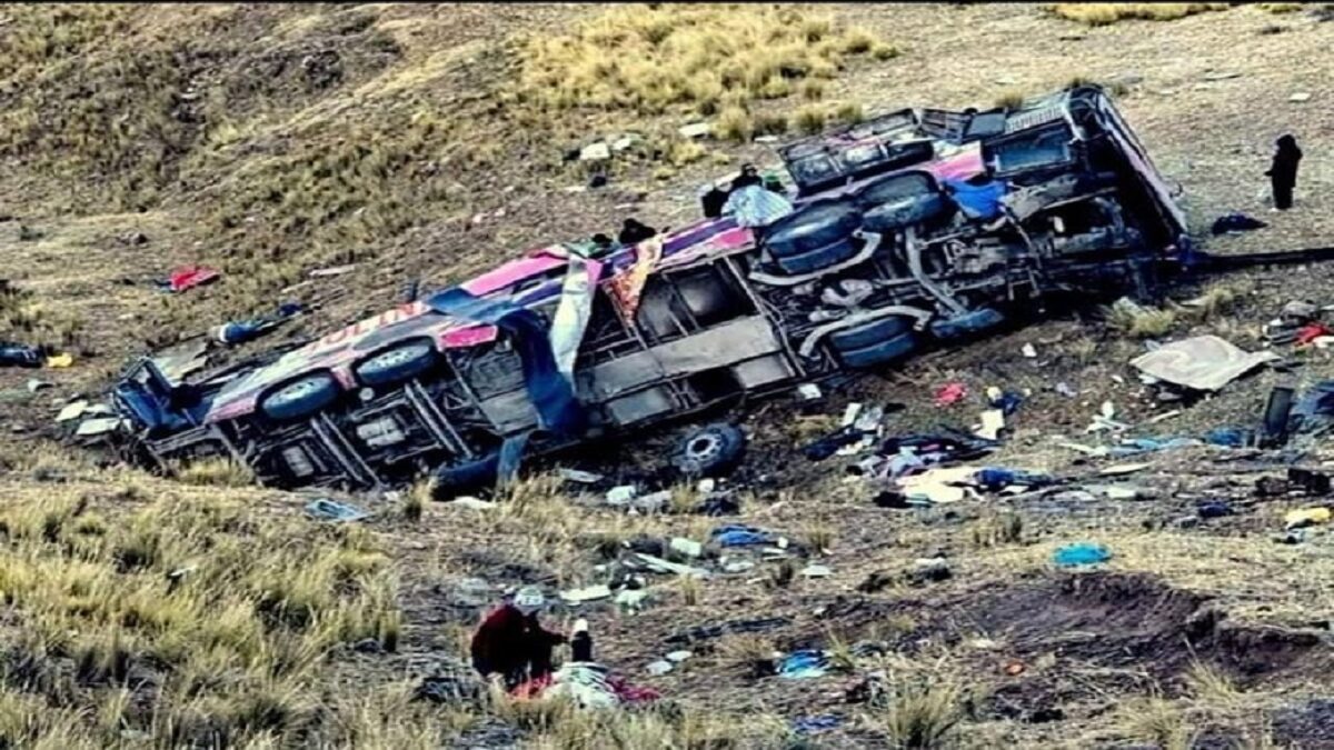 Accidente vial deja 25 muertos en Perú 3 90