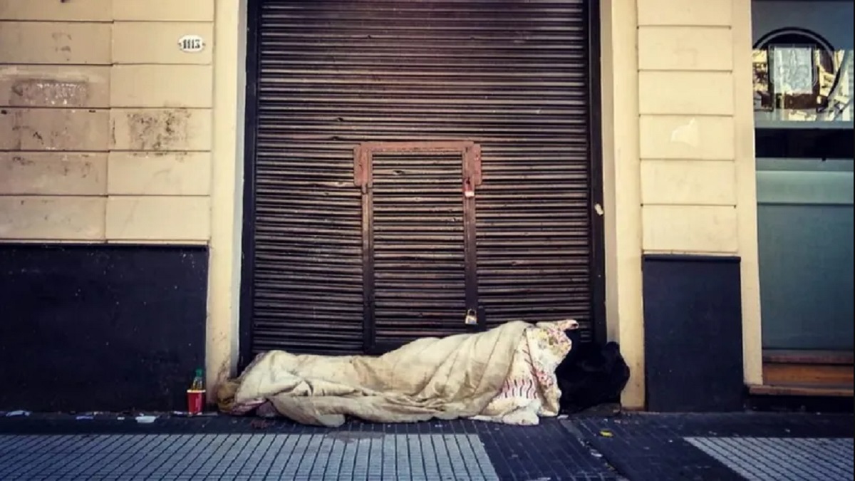 Reclaman a Gobierno de Buenos Aires que atienda a personas en situación de calle 3 Buenos Aires persona situacion calle foto Somos Telam