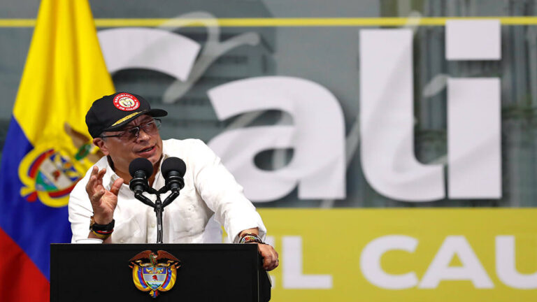 Presidente colombiano propone reducir la jornada laboral a 40 horas semanales 1 Colombia Petro EFE 5