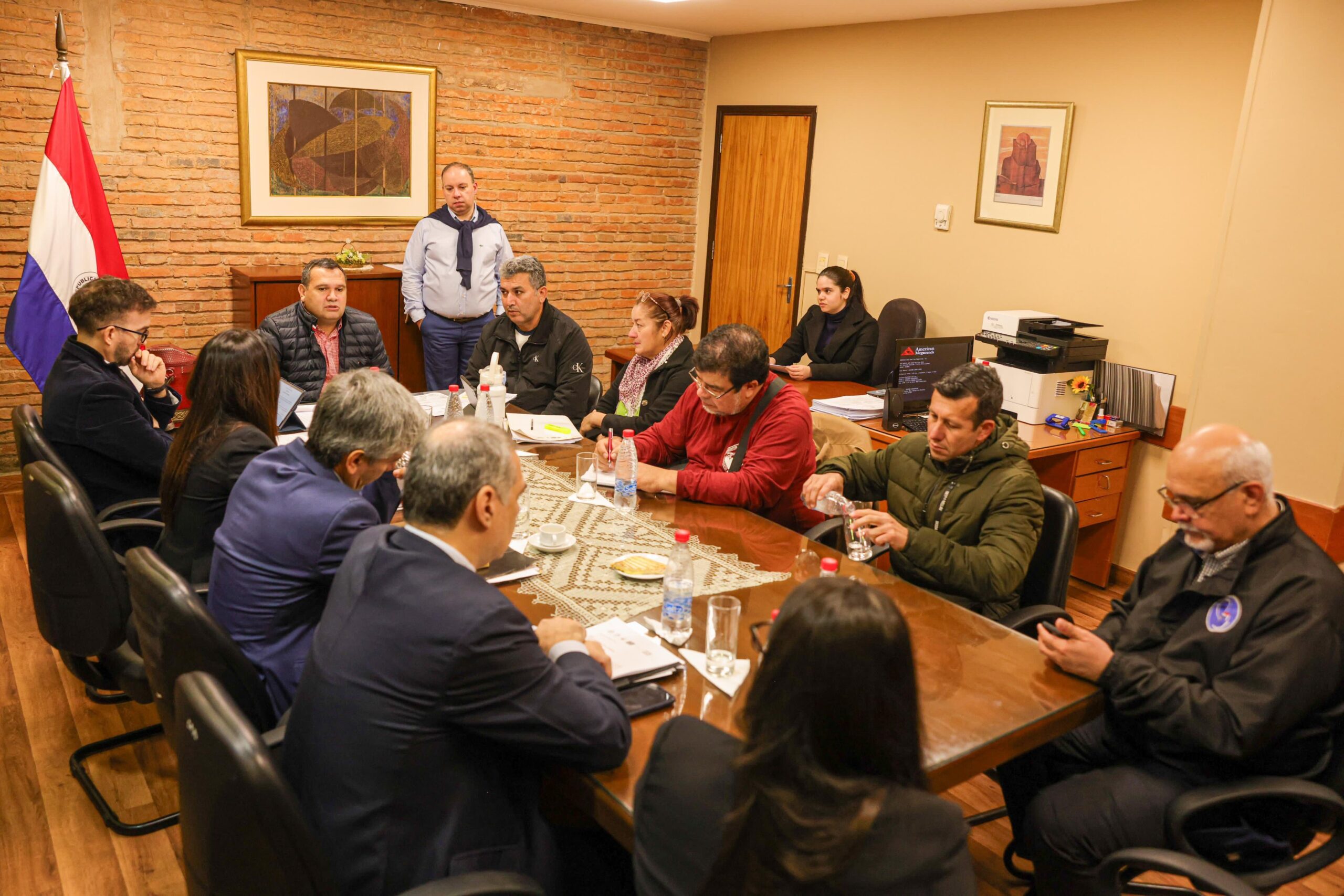 Docentes paraguayos declaran protestas en cuarto intermedio 7 GRu46JGWcAEbNIc scaled