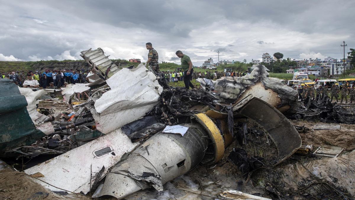 Accidente de avión deja 18 muertos y un superviviente en Nepal 3 Nepal avion siniestrado EFE