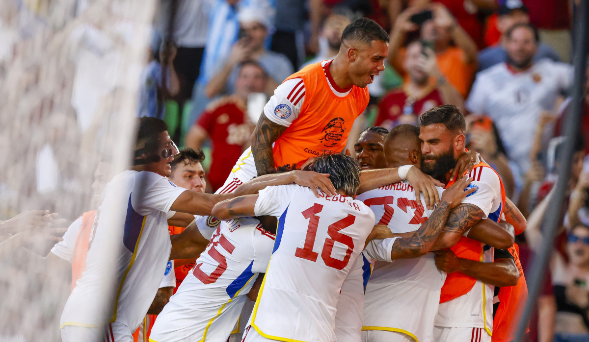 Venezuela avanza Copa01