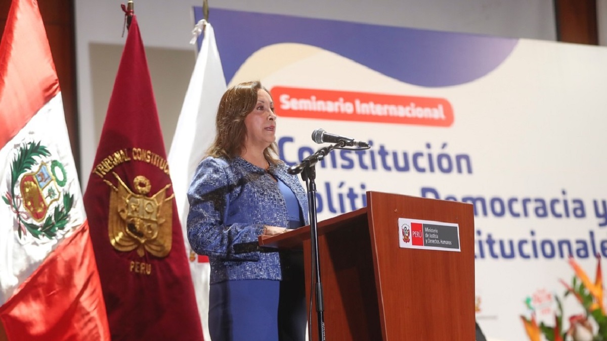 Justicia peruana incauta aretes de oro usados por la presidenta Dina Boluarte 4 dina Boluarte
