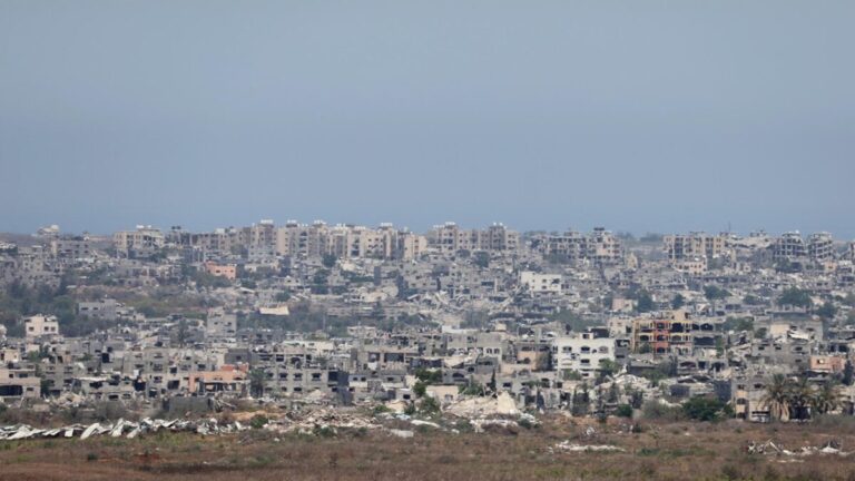 Recuperan 60 cuerpos de palestinos asesinados en el barrio de Shujaiya al este de Gaza 1 gazaaa
