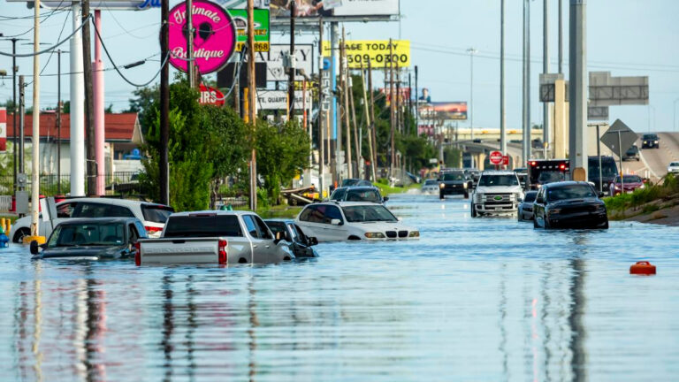 Declaran una zona de "desastre importante" en Texas, EE.UU., tras paso de Beryl 1 huracan 2