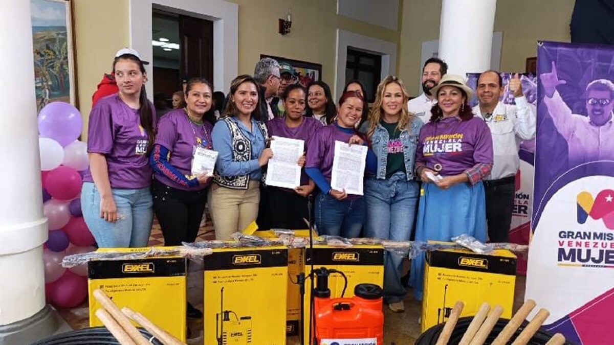mujeres venezolanas apoyan a Maduro