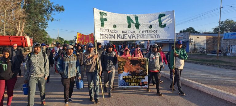 Comunidades indígenas argentinas marcharon contra el hambre en Chaco 1 GUec FX0AATiqz