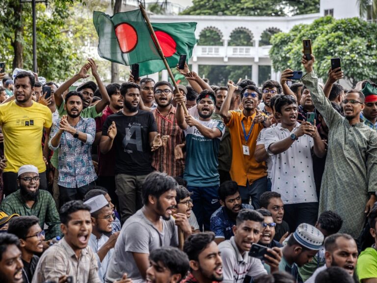Renuncia jefe del Tribunal Supremo de Bangladés 1 GUndsxKXoAAhmPw