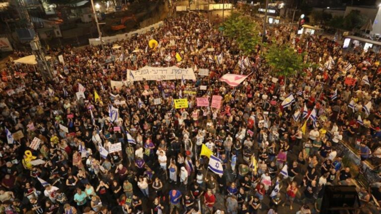 Israelíes tomaron las calles de Tel Aviv en contra de las políticas de Netanyahu 1 Hispan TV