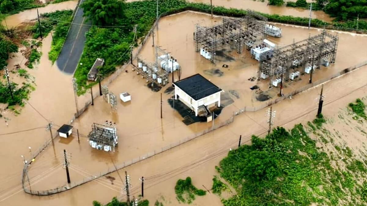 Tormenta Ernesto se intensifica y vuelve a ser huracán al alejarse de las Islas Bermudas 1 Huracpan Ernesto editada 1