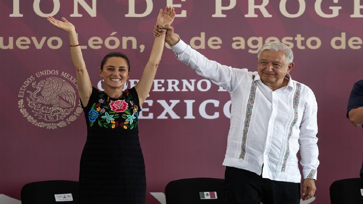 Lopez Obrador y Sheimbaun foto EFE