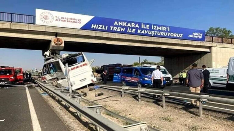 Accidente de autobús en Türkiye deja al menos nueve muertos 1 Turkiye choque editada