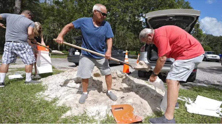 Tormenta tropical Debby provoca alerta de huracán en Florida, EE.UU. 1 USA Florida Tormenta