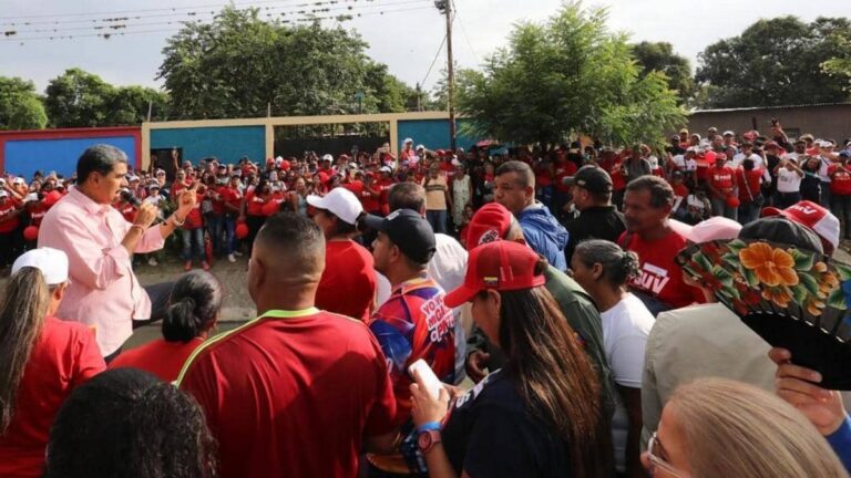 Venezuela presidente Nicolas Maduro dialogo comuneros San Joaquin Carabobo foto Correo del Orinoco