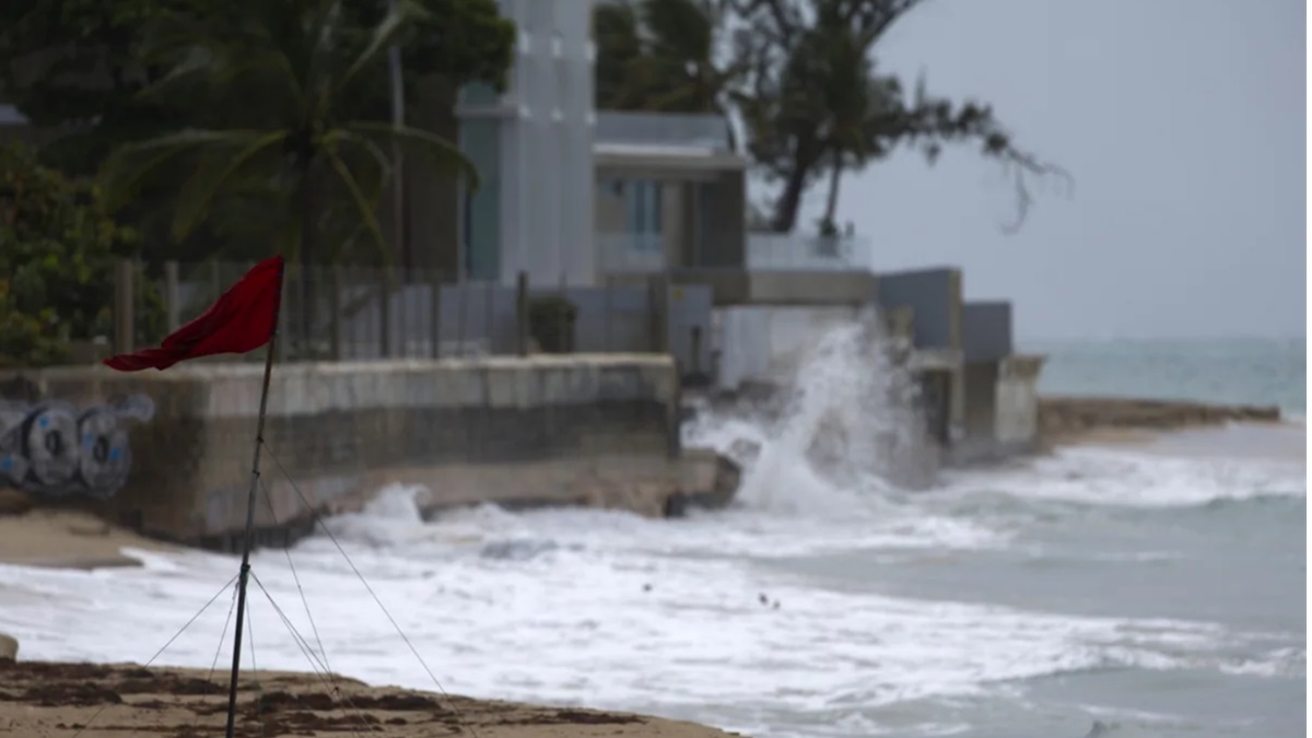 Tormenta Ernesto evoluciona a huracán en costas de Puerto Rico y va rumbo a las Bermudas 2 erenesto