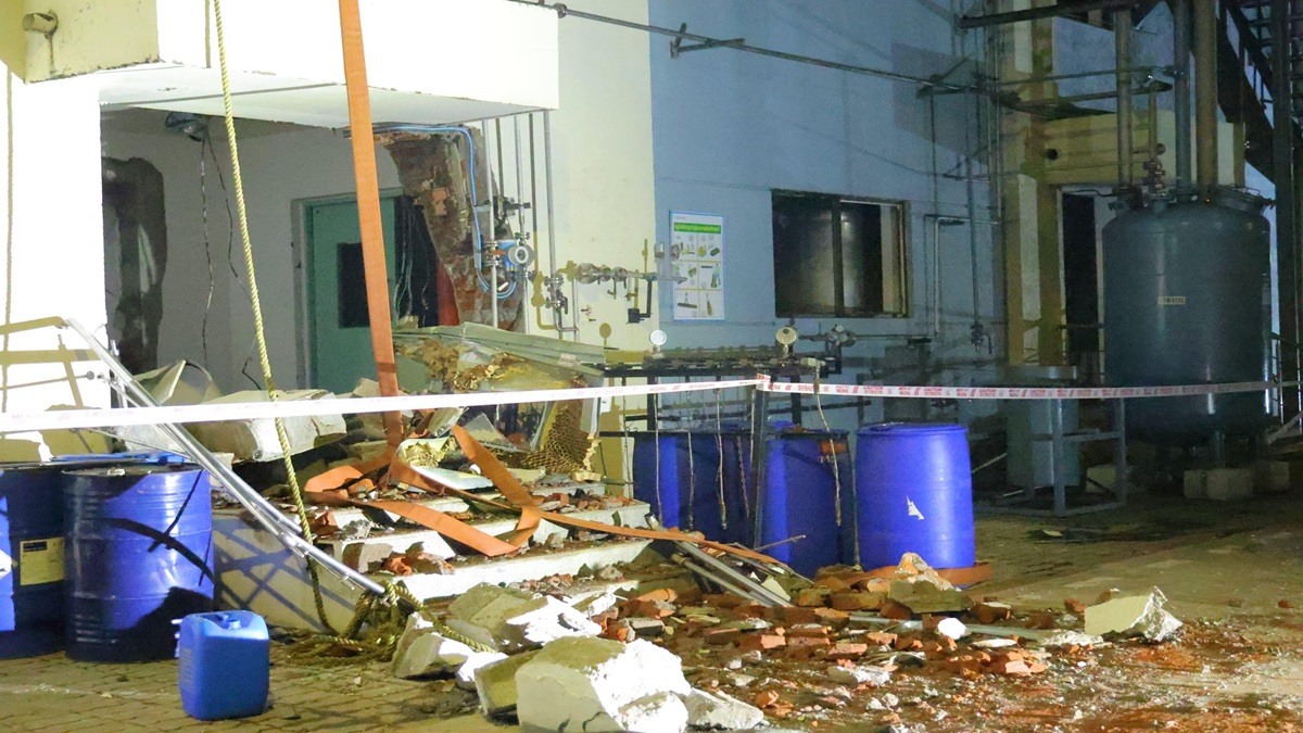 Al menos 17 muertos y 41 heridos tras explosión en una fábrica farmacéutica en India 4 fabrica en La India