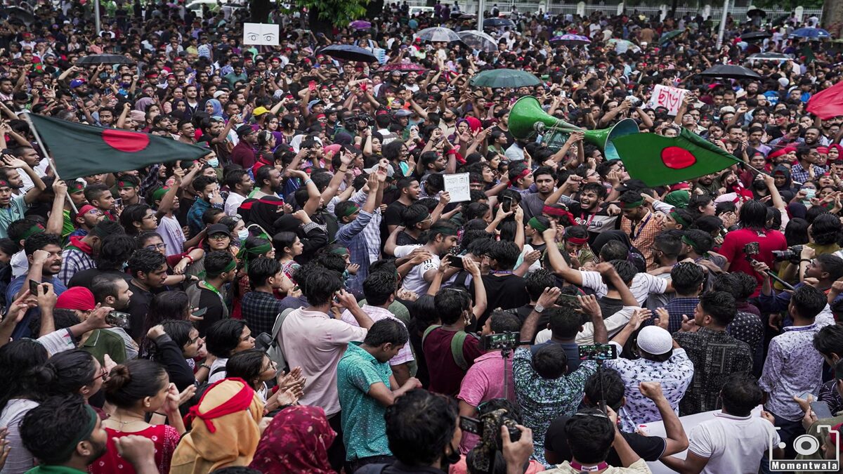 Nuevas protestas se saldan con dos muertos y 100 heridos en Bangladés 10 gente