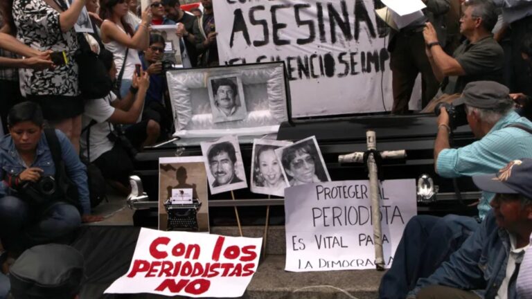 Asesinan a otro periodista en México 1 mez