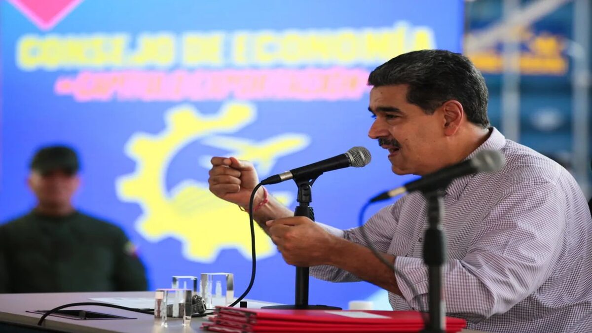 Venezuela firmó decretos para potenciar la producción exportadora no petrolera 3 Madurooo 1