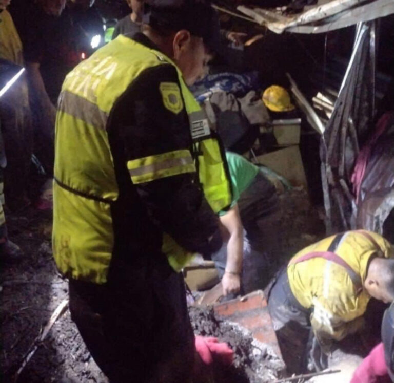 Deslave de cerro en México deja seis personas muertas y tres heridas 1 Mexico deslave01