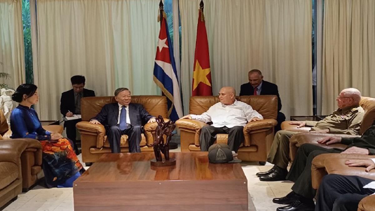 Presidente de Vietnam inicia visita oficial a Cuba 3 Presidente Vietnam To Lam recibimiento Cuba Roberto Morales foto ACN