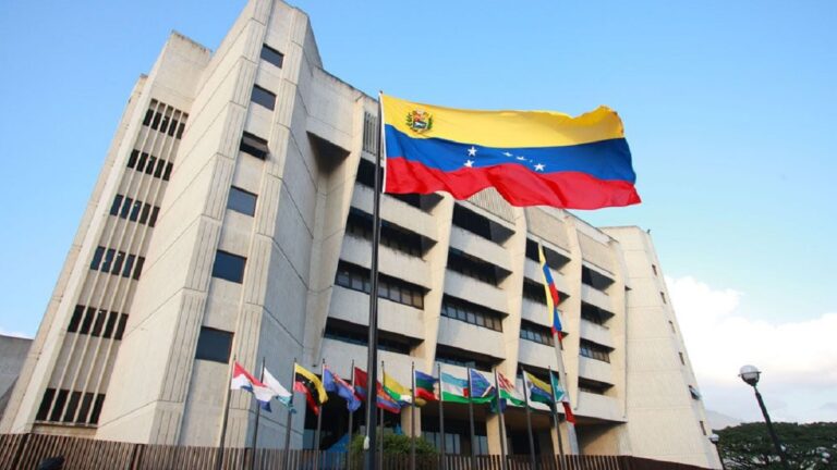 Poderes públicos de Venezuela rechazan medidas coercitivas unilaterales impuestas por EE.UU. 1 Venezuela sede TSJ foto EFE