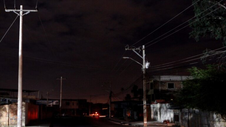 Gobierno de Ecuador anuncia cortes de electricidad de ocho horas 1 apagon en Ecuador