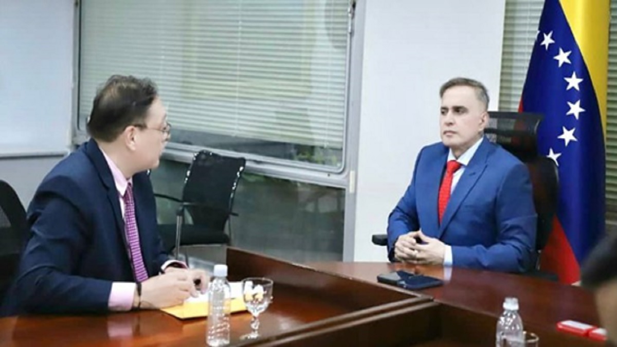 Fiscal General de Venezuela se reúne con abogado del opositor Edmundo González 6 fiscal