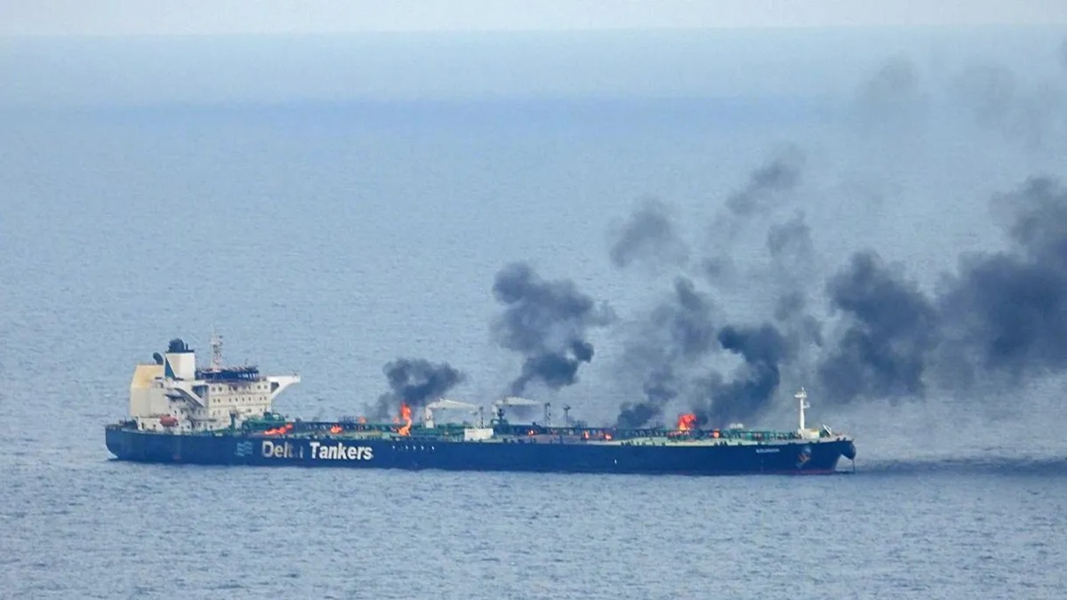 Unión Europea abandona misión para remolcar petrolero en llamas en el mar Rojo 10 petrolero EFE