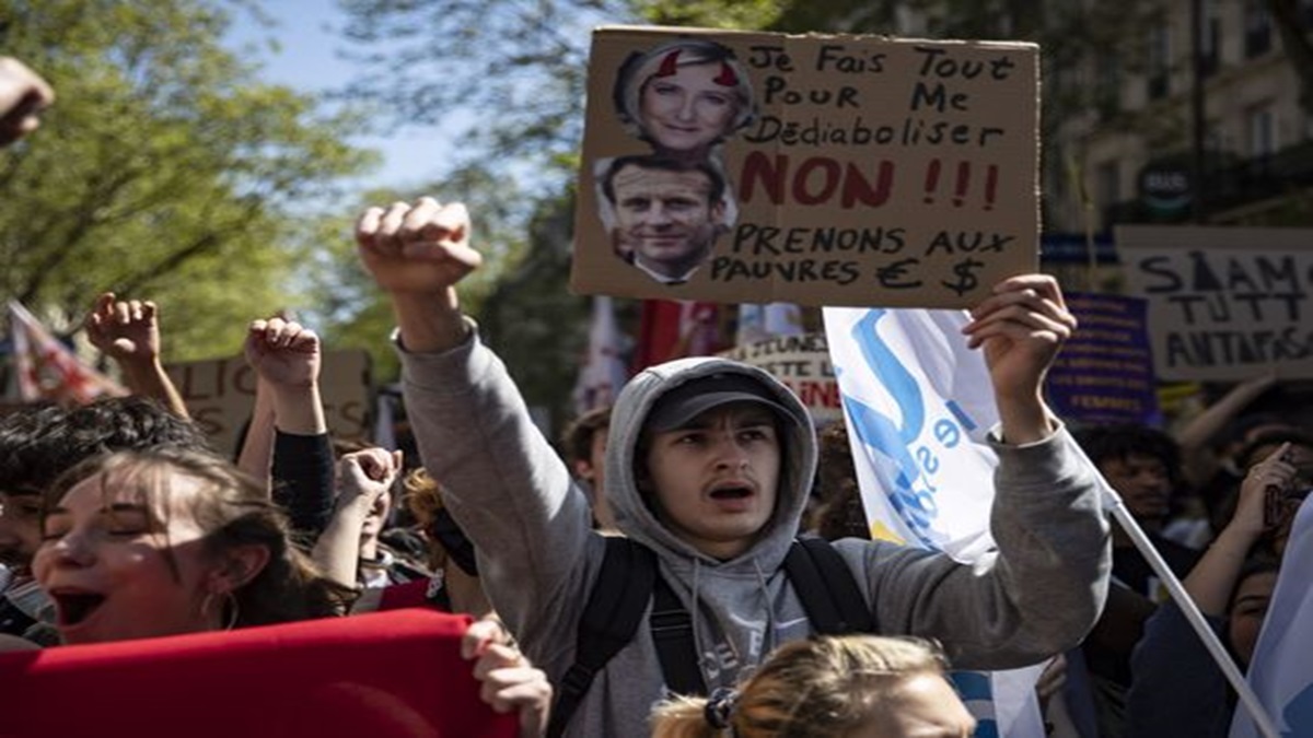 pueblo frances a las calles EFE