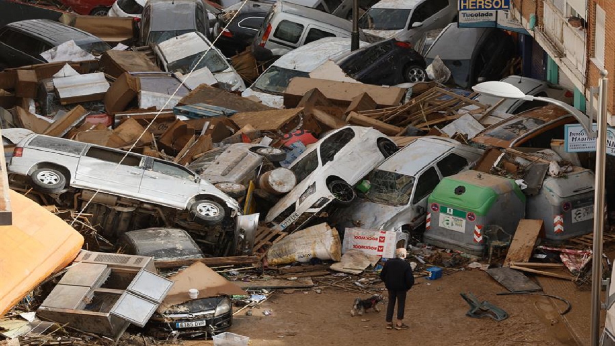 Ascienden a 62 los fallecidos por las inundaciones en Valencia, España 9 Espana crisis clima DANA Valencia danos foto EFE