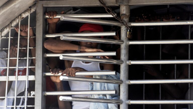 República Dominicana deportó a más de 11 mil haitianos en una semana 1 República Dominicana deportó a miles de haitianos