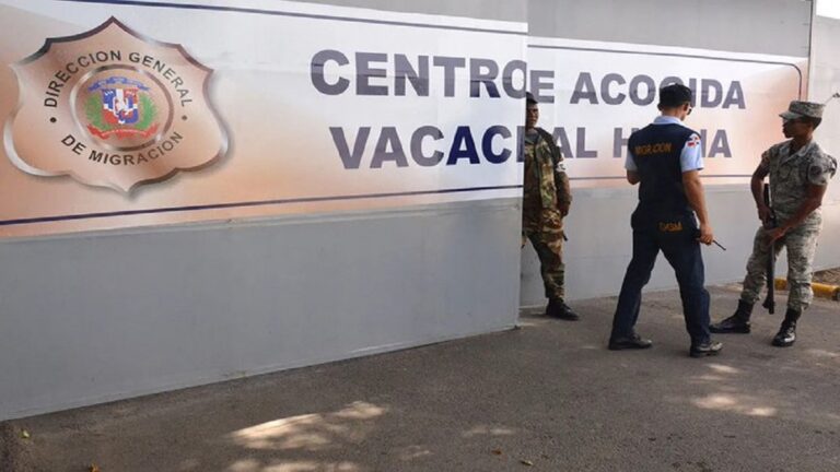 Migrantes haitianos se amotinan en centro de retención de República Dominicana 1 RDominincana Motin Haitianos