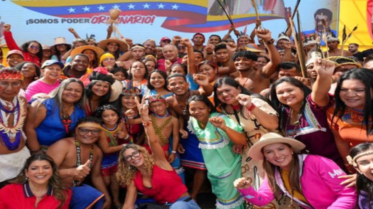 Rechazan desde Venezuela narrativa colonial del Gobierno de Milei 5 Venezuela marcha dia de la resistencia indigena foto Presidencia