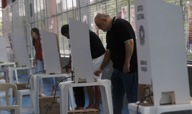 Comienza segunda vuelta de las elecciones municipales en Brasil 1 mg 2141 01
