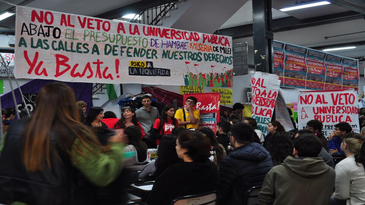 Continúa la toma de universidades argentinas ante veto de Javier Milei 9 milei