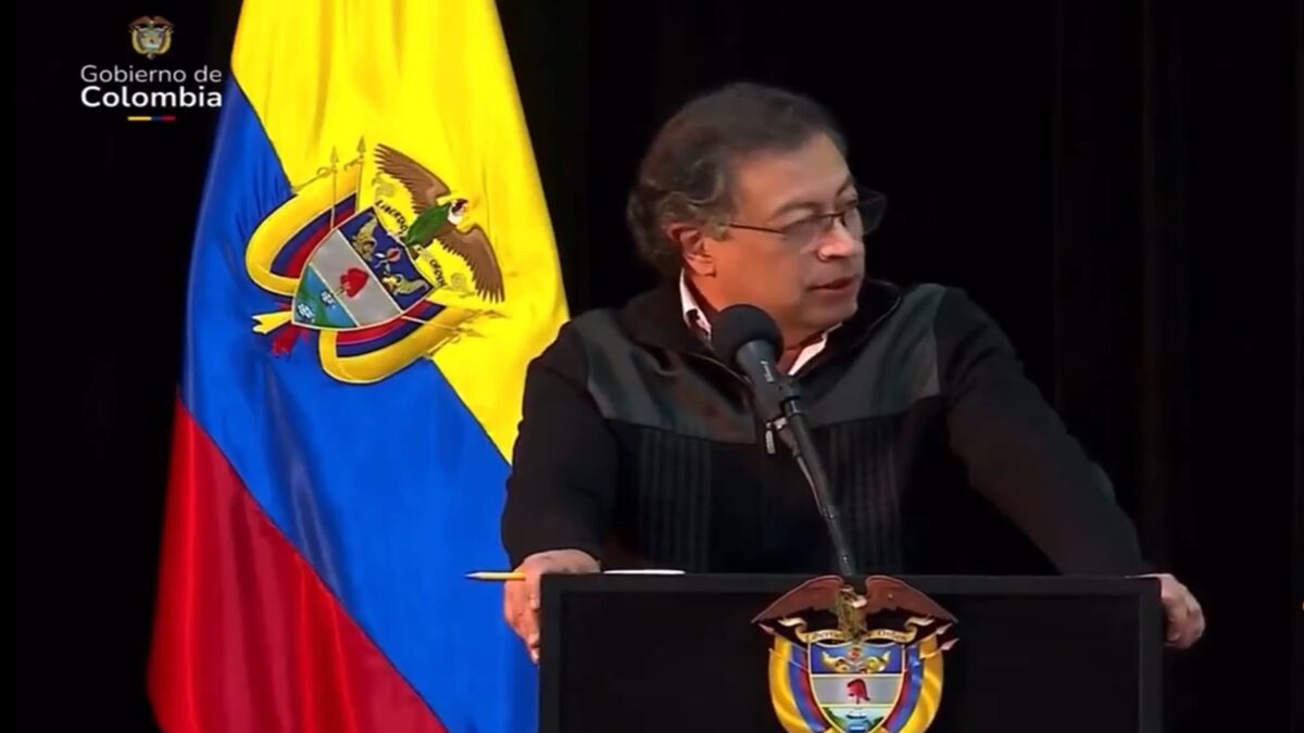 Petro insta al pueblo colombiano a movilizarse contra Golpe de Estado 9 petrooooo